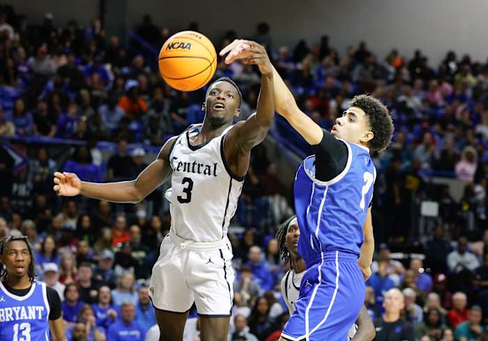 AAA Finals LR Central vs Bryant__00030